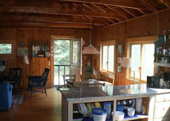 Dow Road Waterfront Cottage - One Bedroom Home - thumb 2