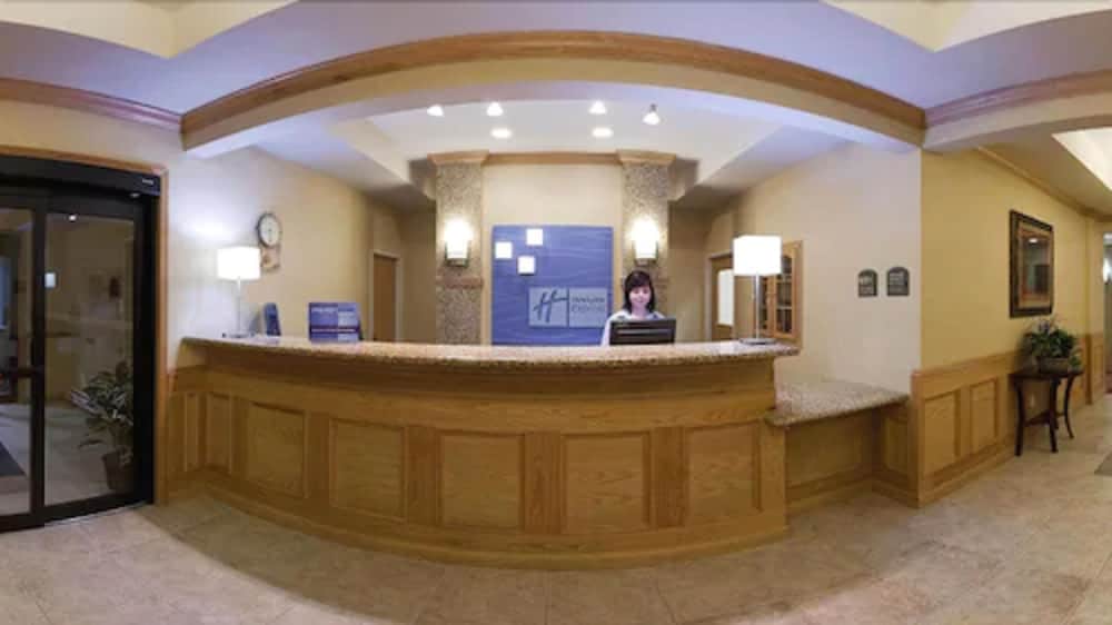 Holiday Inn Express Hotel & Suites Grand Blanc, An IHG Hotel - thumb 3