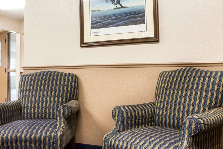 Rodeway Inn Fargo - thumb 2