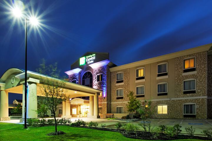 Holiday Inn Express & Suites Mansfield, An IHG Hotel - thumb 3