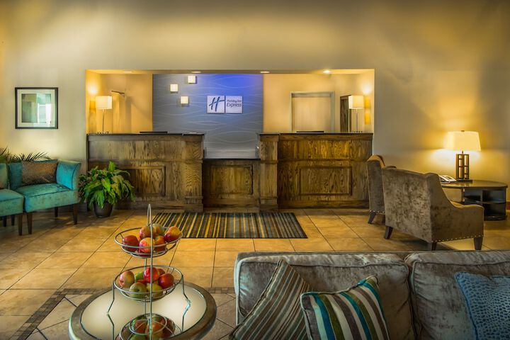 Holiday Inn Express & Suites South Haven, An IHG Hotel - thumb 4