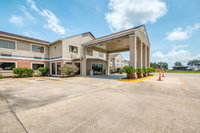 OYO Townhouse Donaldsonville - Gonzale