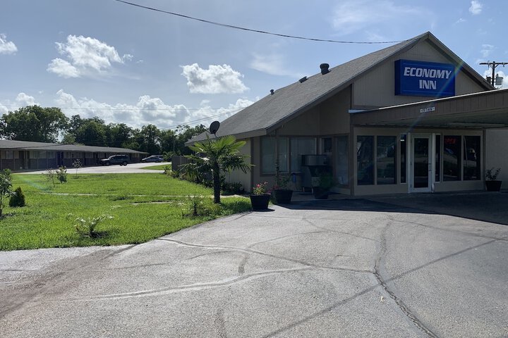 Economy Inn Motel - thumb 7