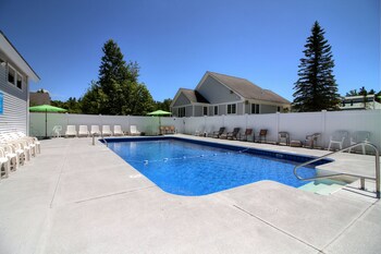 KCIS 532 Summer Suite! Modern Pool 2RM 2BA Mtn Bike - thumb 4