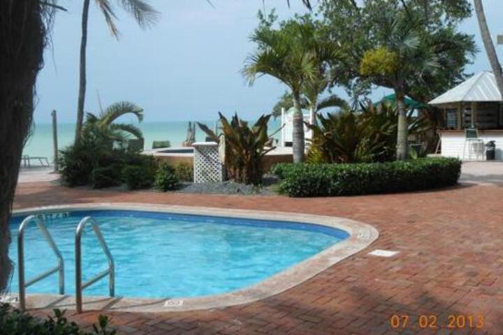 Coconut Beach Resort - thumb 3