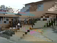 Country Cabins Motel