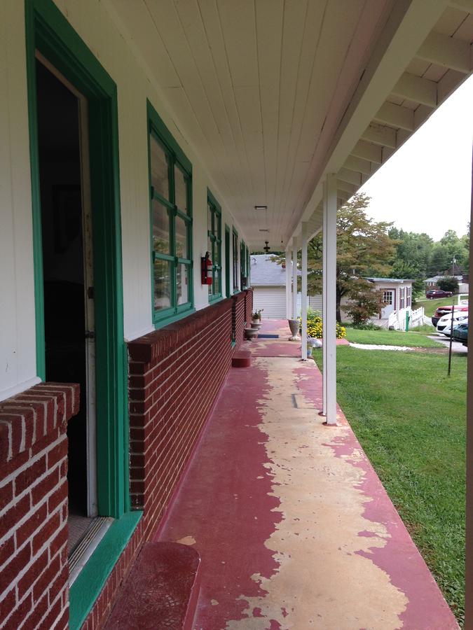 Lakeside Inn - thumb 5