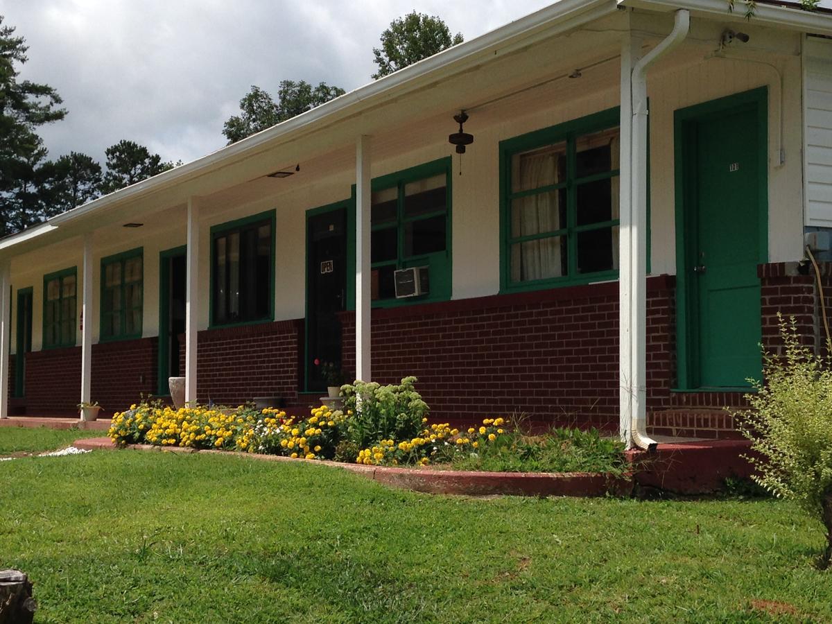 Lakeside Inn - thumb 0