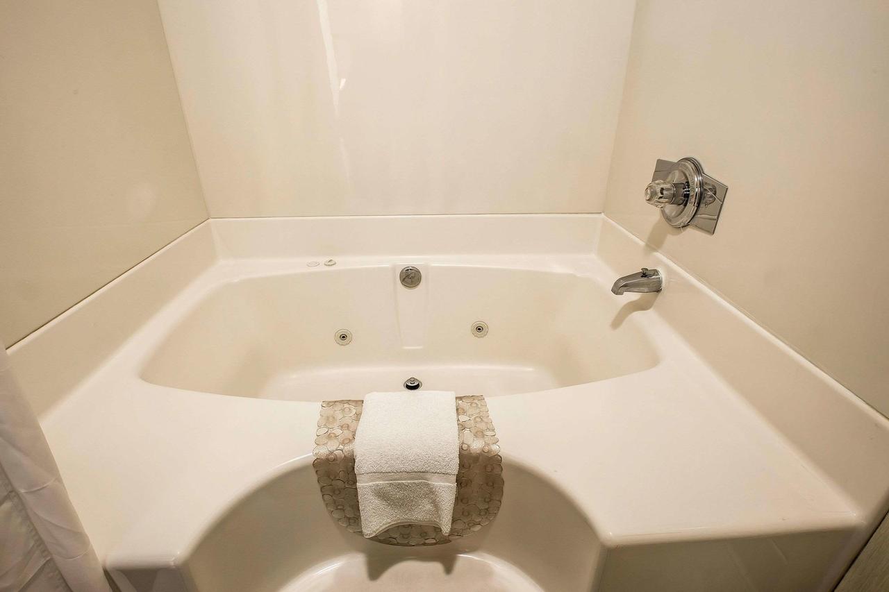 Quality Inn & Suites Mount Chalet - thumb 24