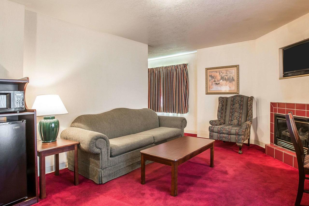 Quality Inn & Suites Mount Chalet - thumb 21