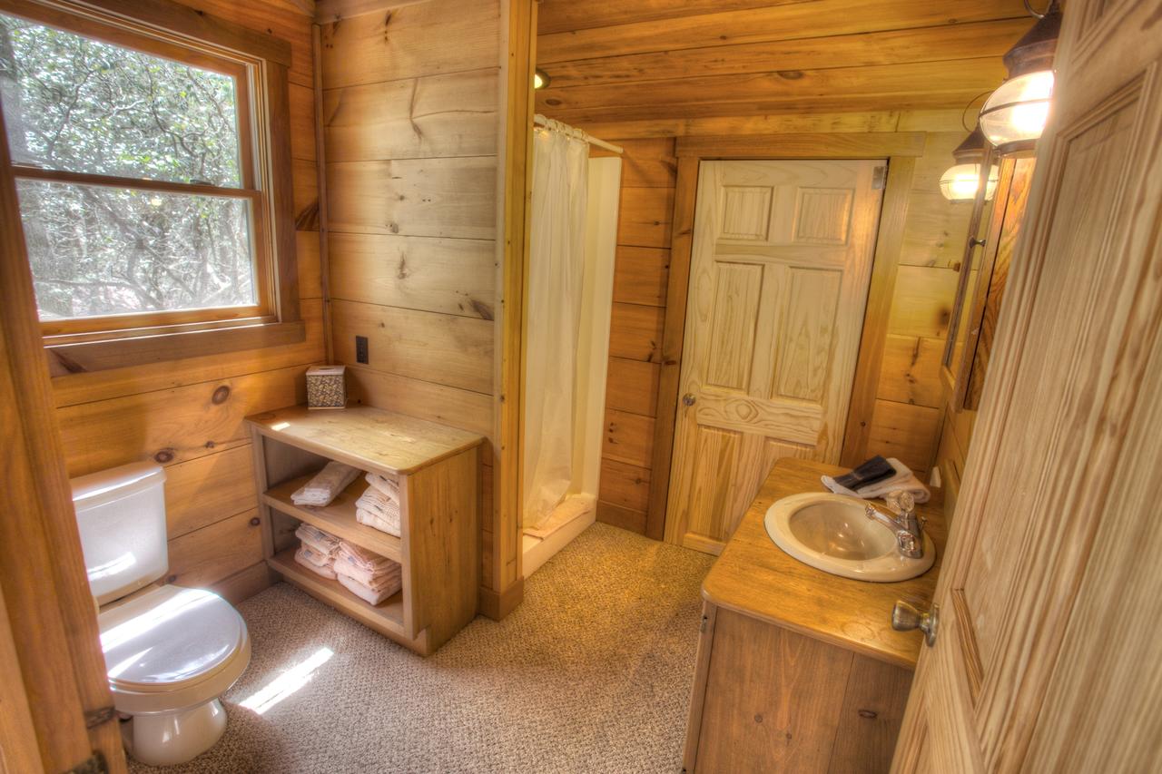 Bogg's Mountain Lodge Cabin - thumb 10