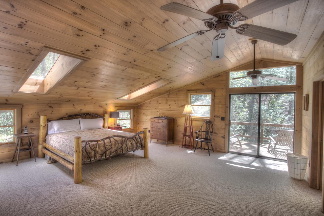 Bogg's Mountain Lodge Cabin - thumb 14