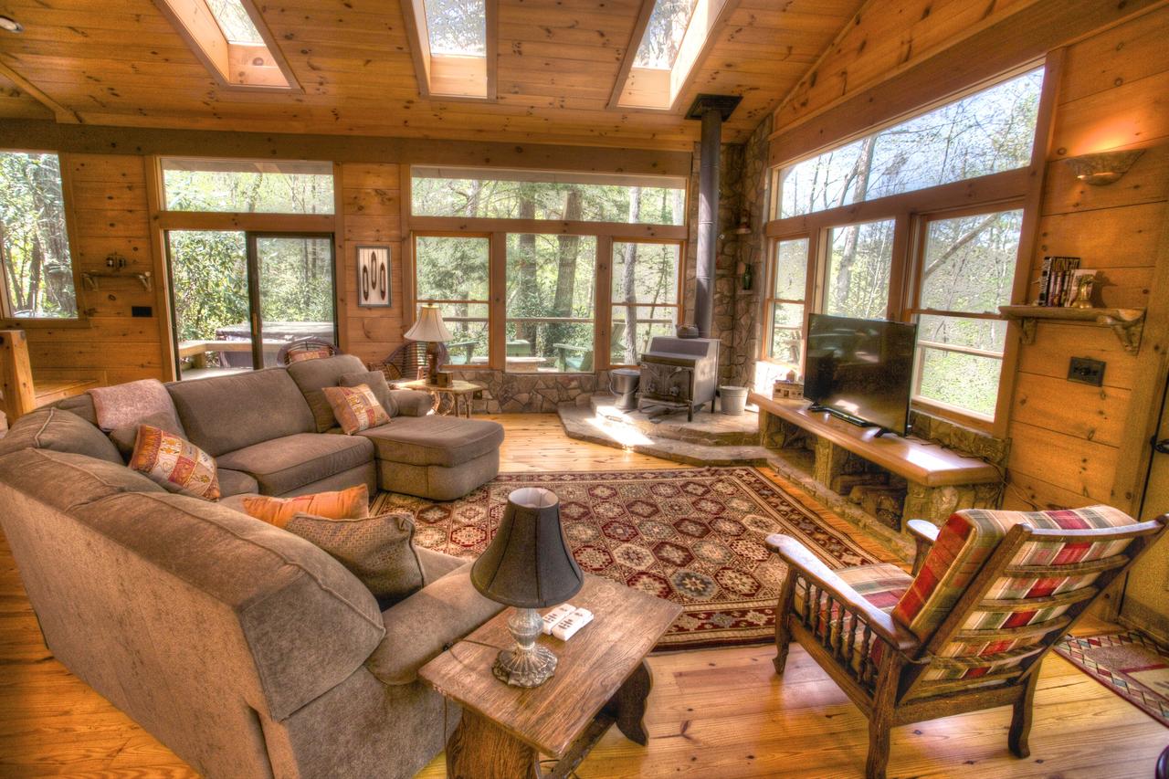 Bogg's Mountain Lodge Cabin - thumb 13