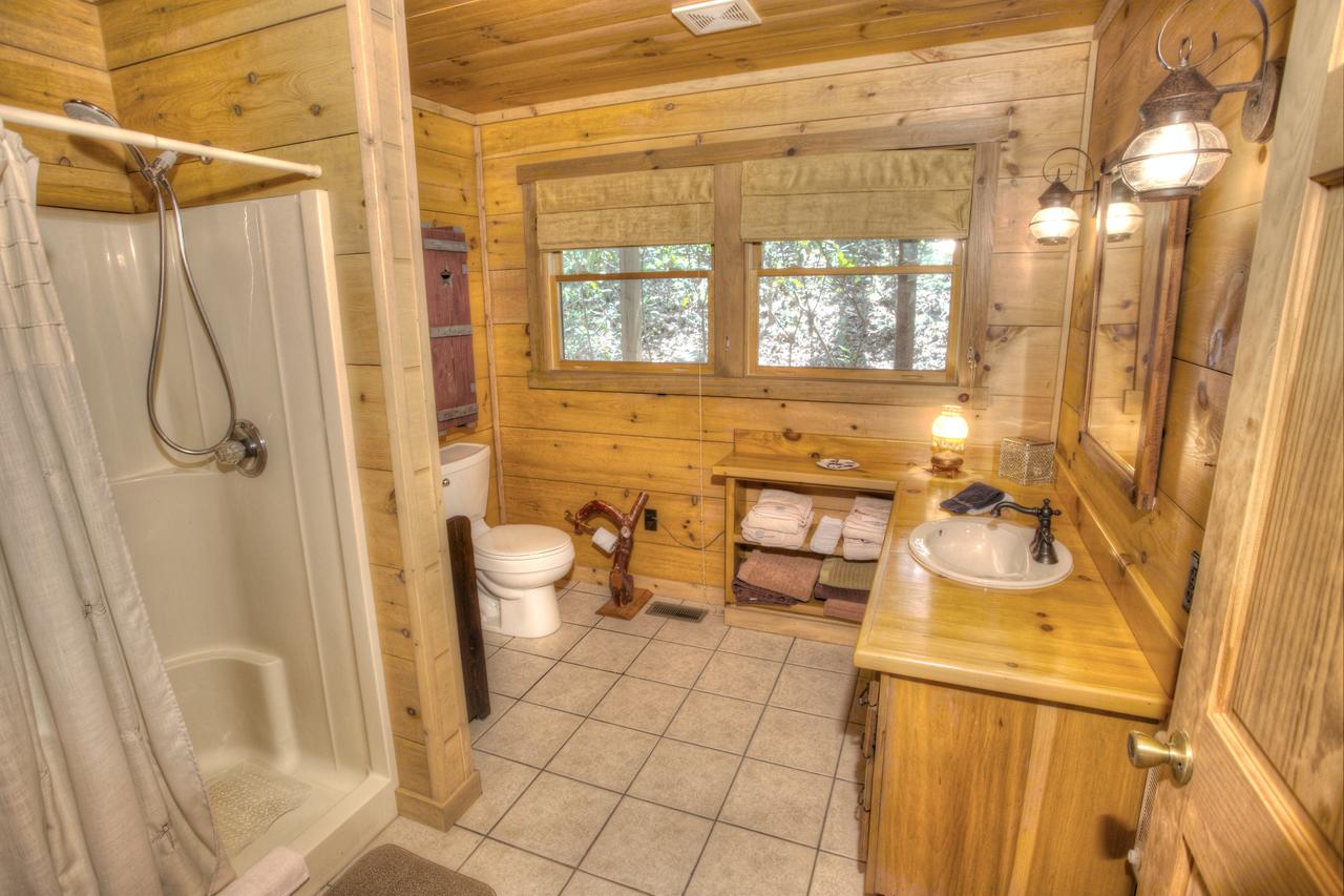 Bogg's Mountain Lodge Cabin - thumb 31