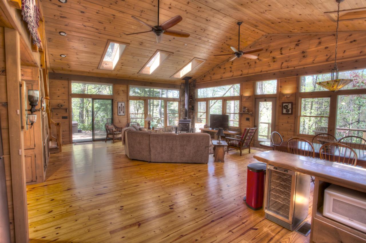 Bogg's Mountain Lodge Cabin - thumb 17