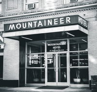 The Mountaineer Hotel - Accommodation Denver