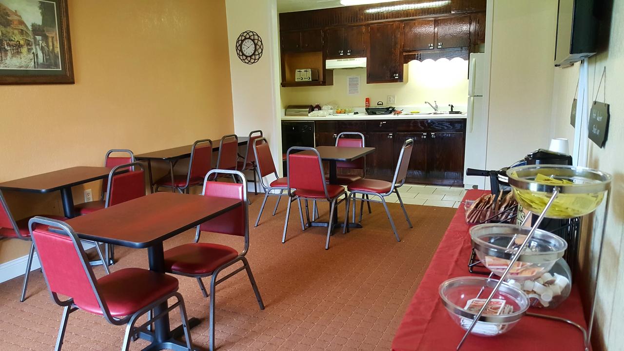 Americas Best Value Inn-Hammond - thumb 13