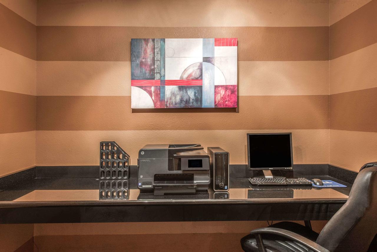 Super 8 By Wyndham Lake Charles/Sulphur - thumb 19