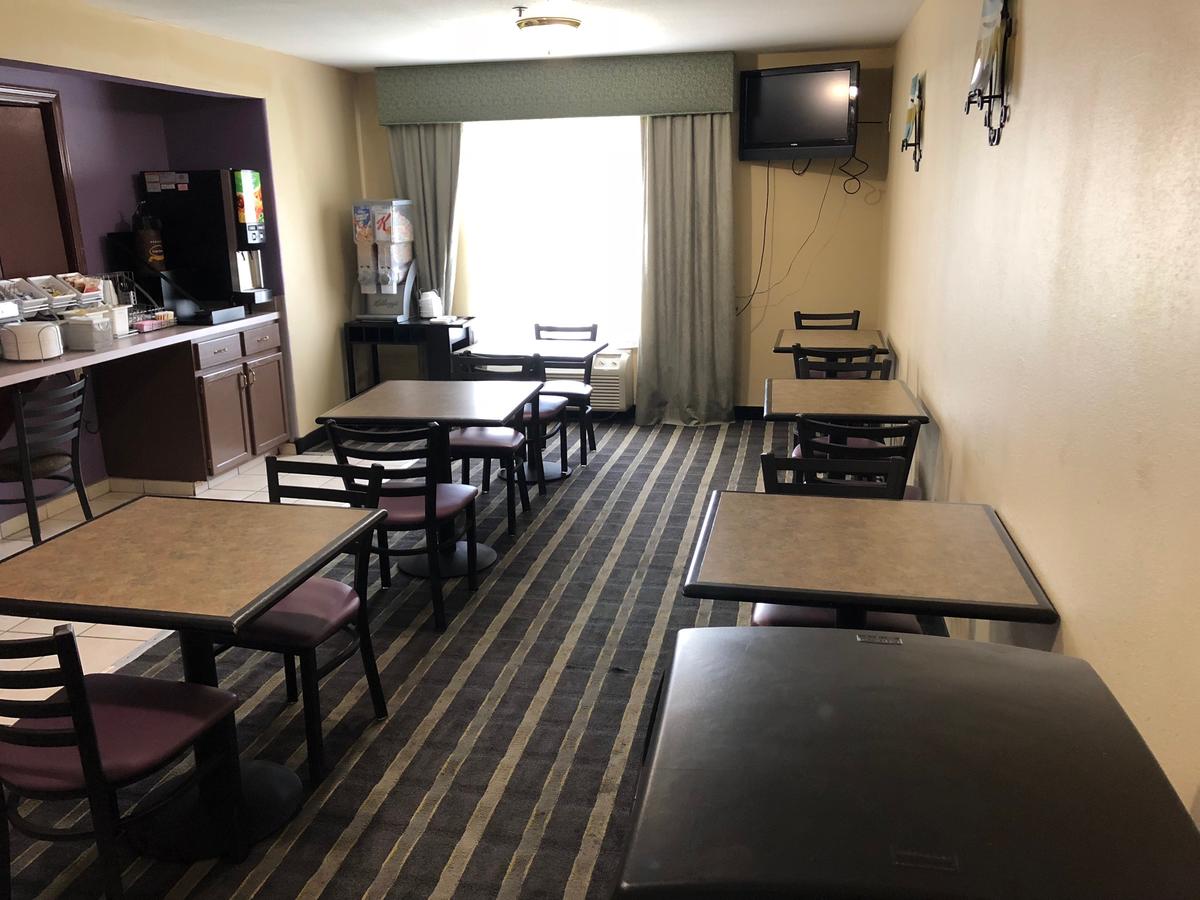 Super 8 By Wyndham Lake Charles/Sulphur - thumb 2