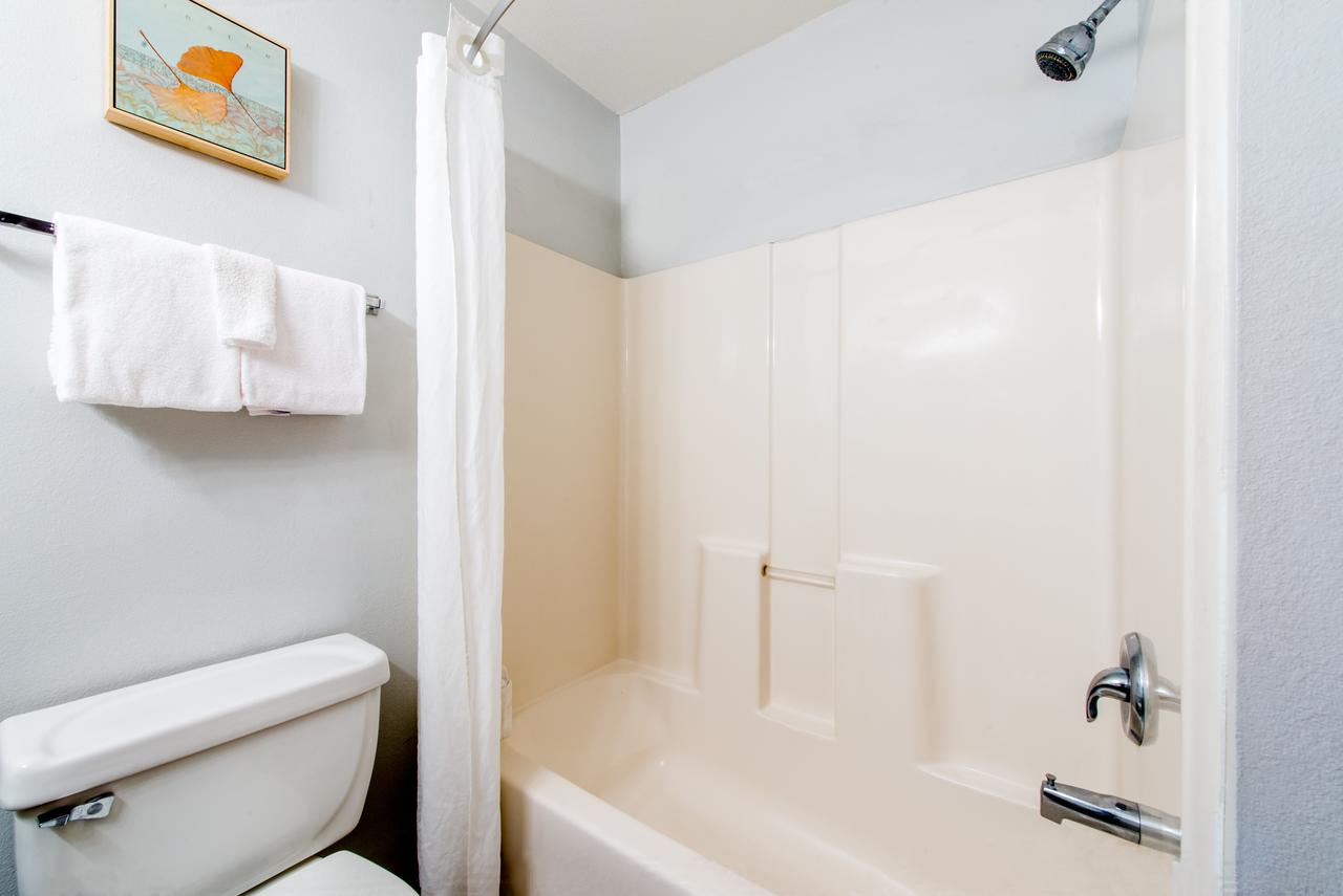 Super 8 By Wyndham Lake Charles/Sulphur - thumb 8