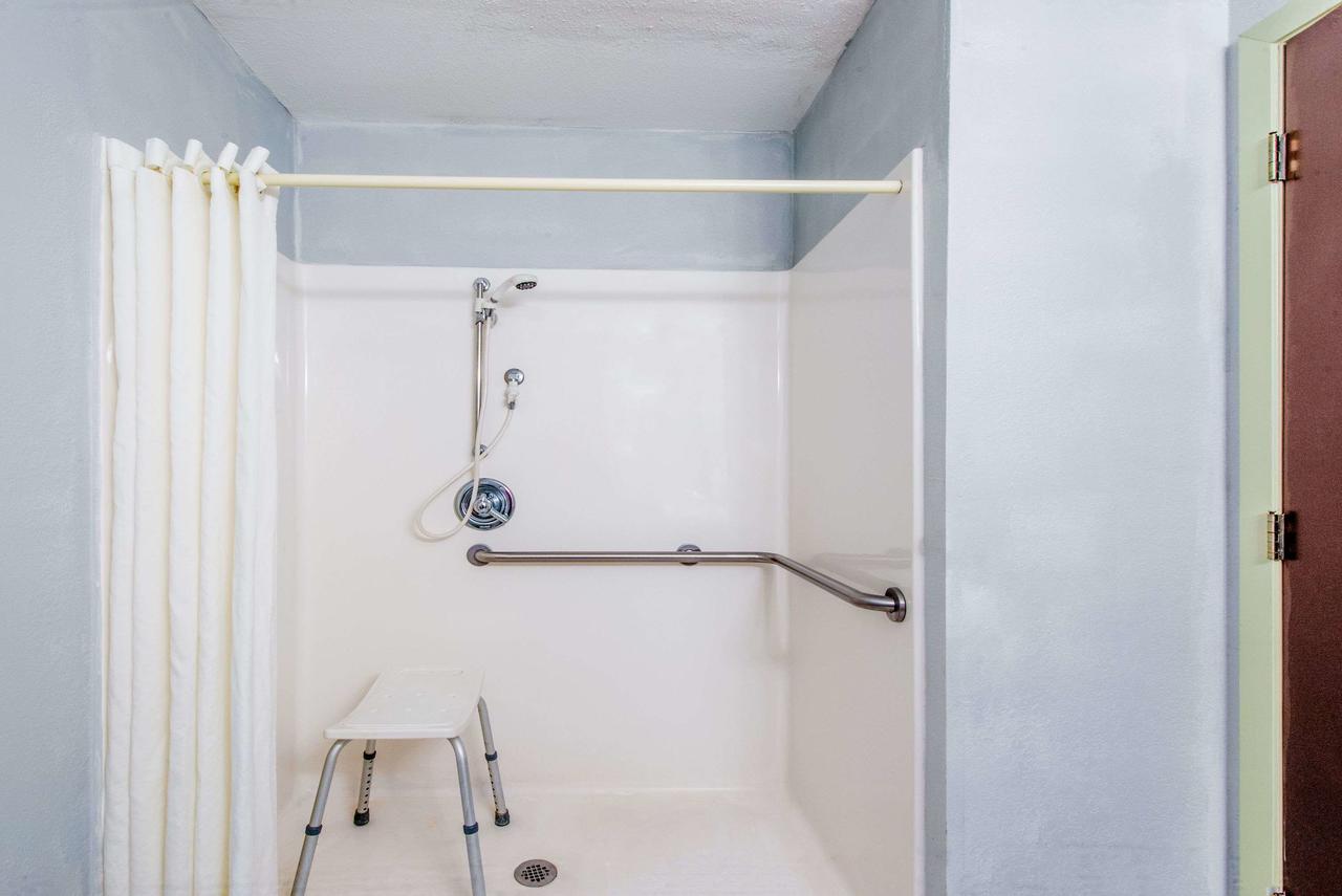 Super 8 By Wyndham Lake Charles/Sulphur - thumb 22