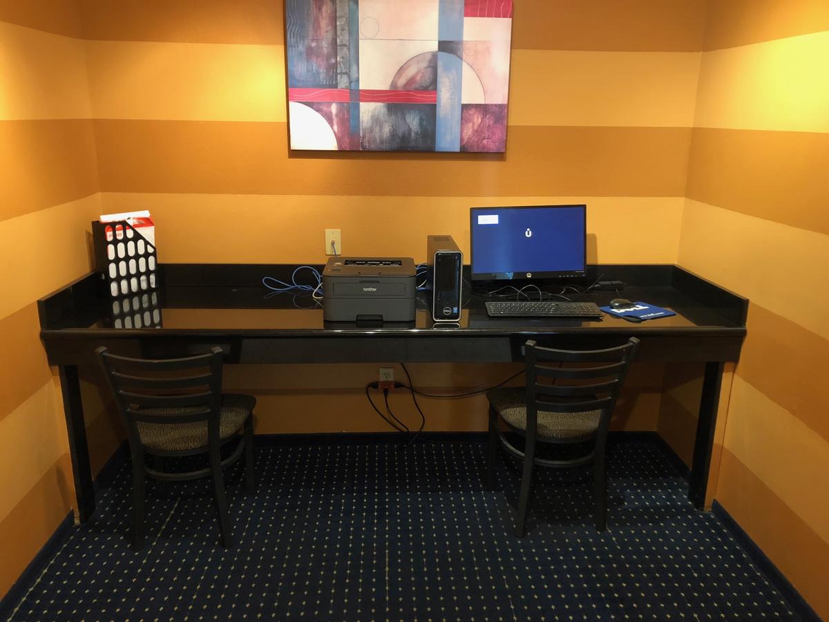 Super 8 By Wyndham Lake Charles/Sulphur - thumb 1