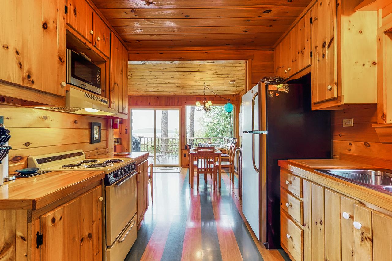 Lakeshore Loveliness - thumb 18