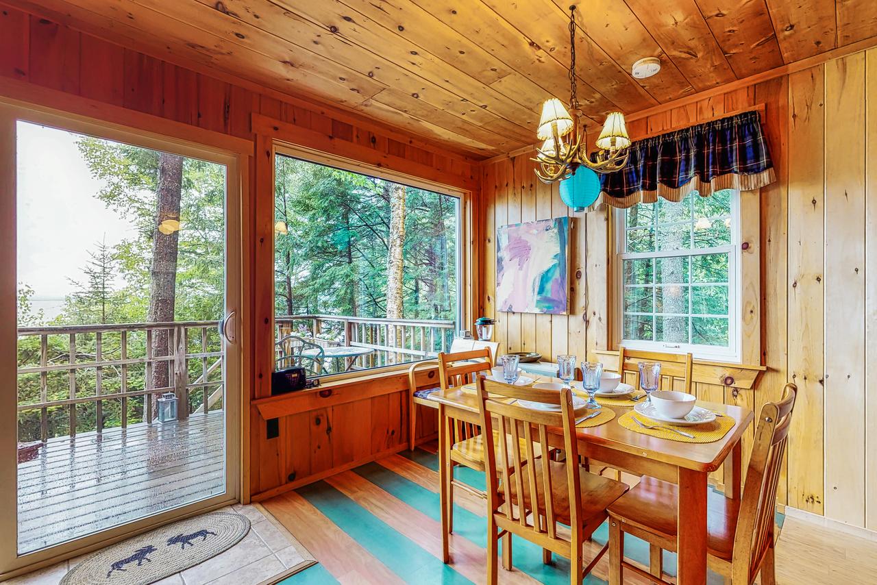 Lakeshore Loveliness - thumb 2