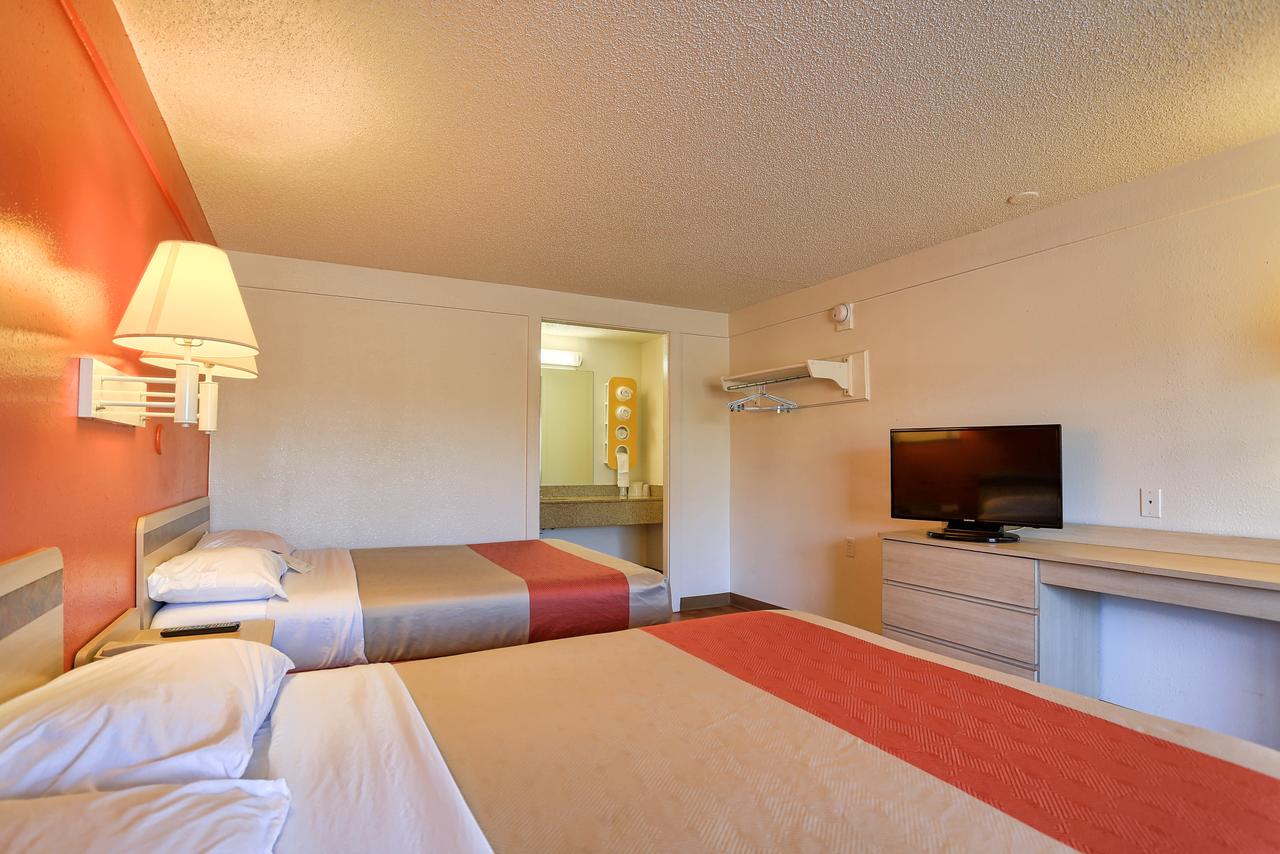 Motel 6 Hagerstown - thumb 25