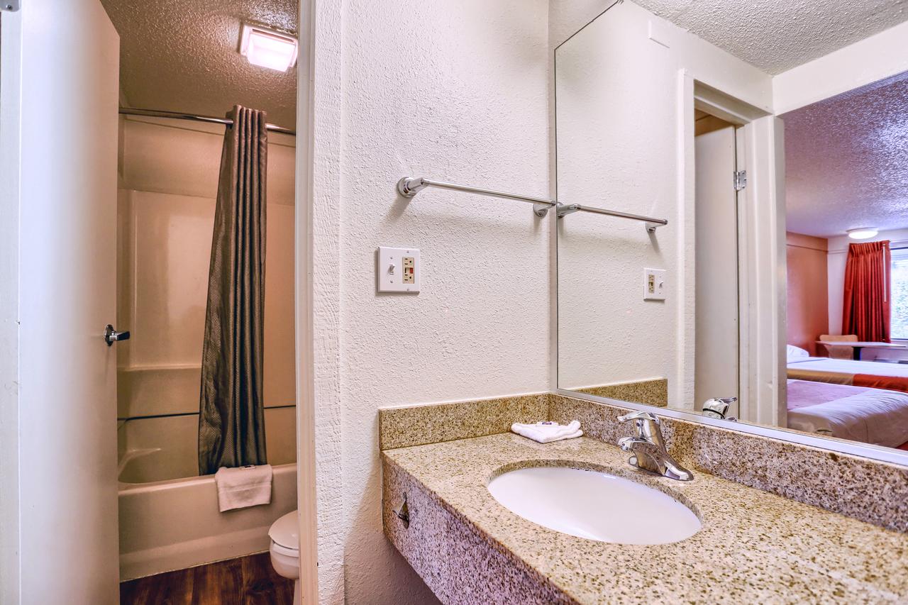 Motel 6 Hagerstown - thumb 31