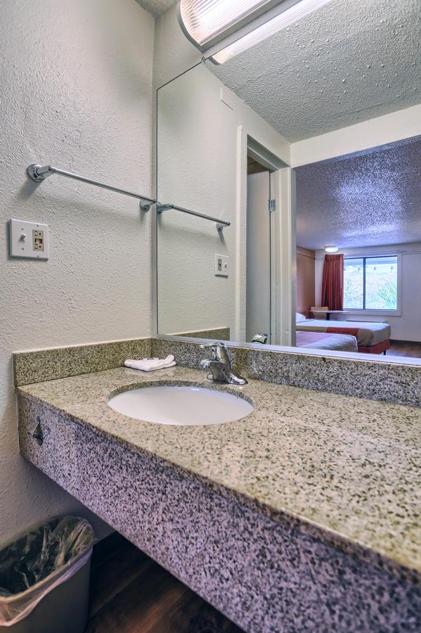 Motel 6 Hagerstown - thumb 7