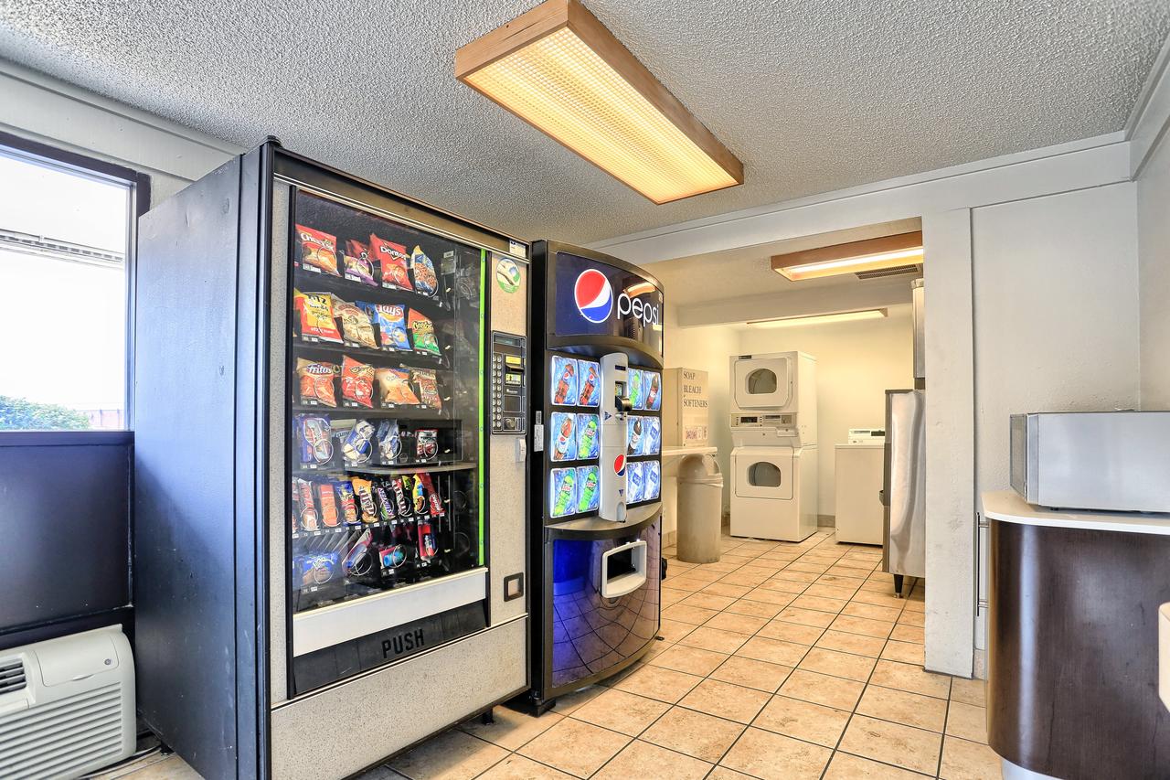 Motel 6 Hagerstown - thumb 33