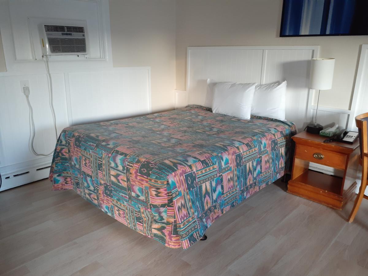 Town Line Inn - thumb 6