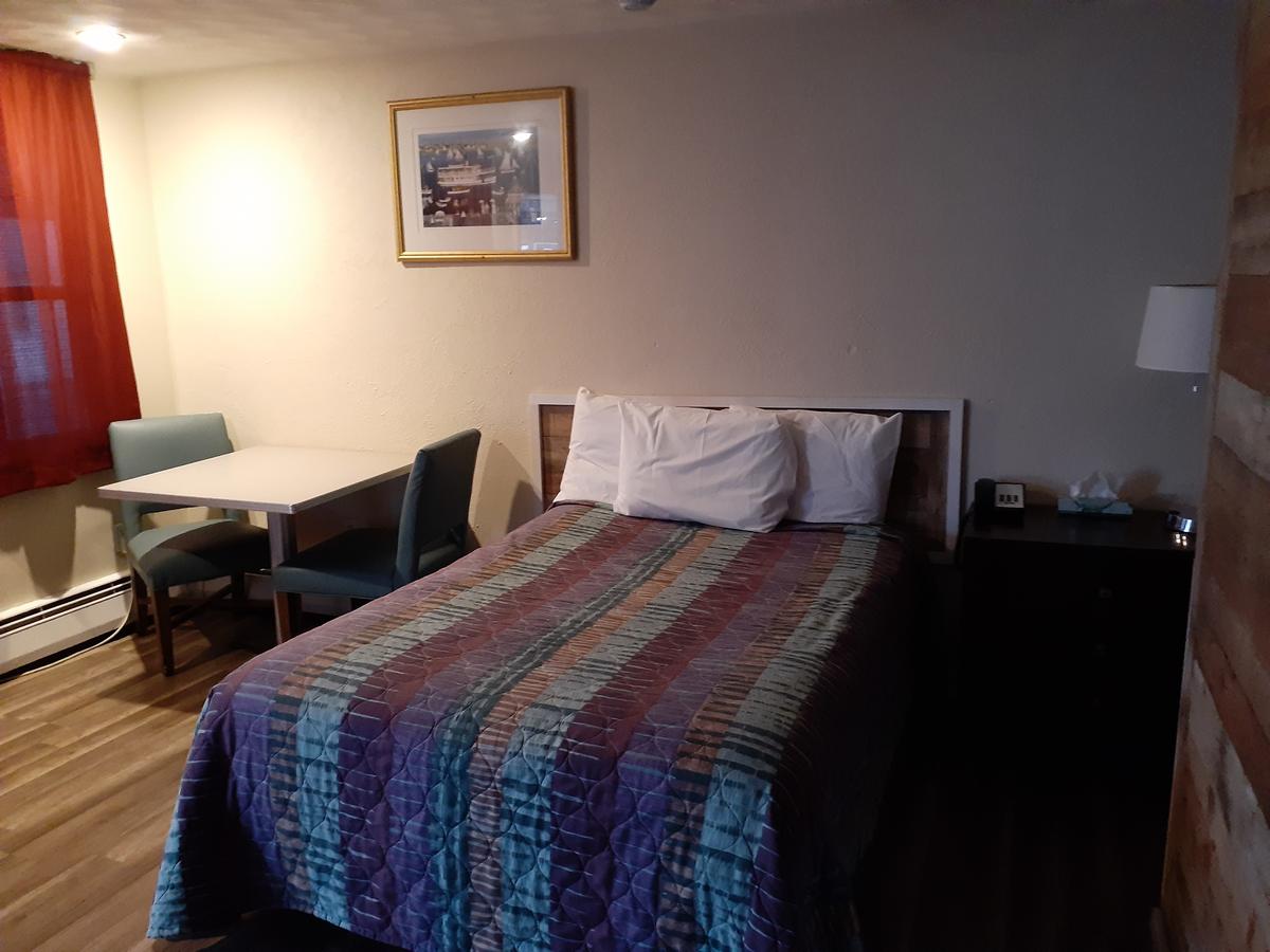 Town Line Inn - thumb 9