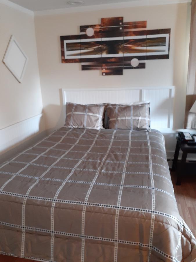 Town Line Inn - thumb 34