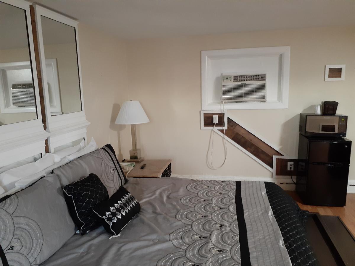 Town Line Inn - thumb 17