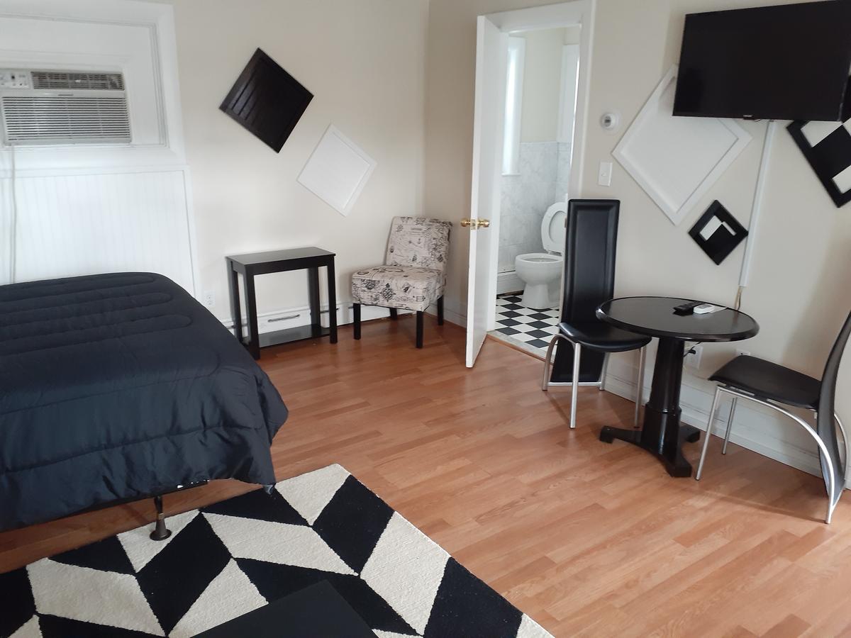 Town Line Inn - thumb 27