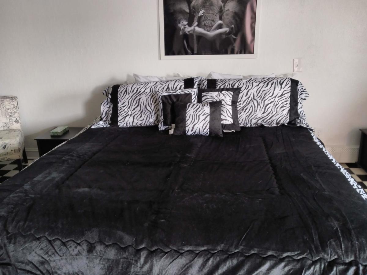 Town Line Inn - thumb 38