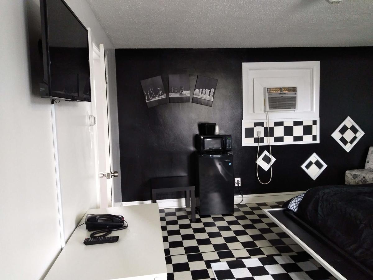 Town Line Inn - thumb 40