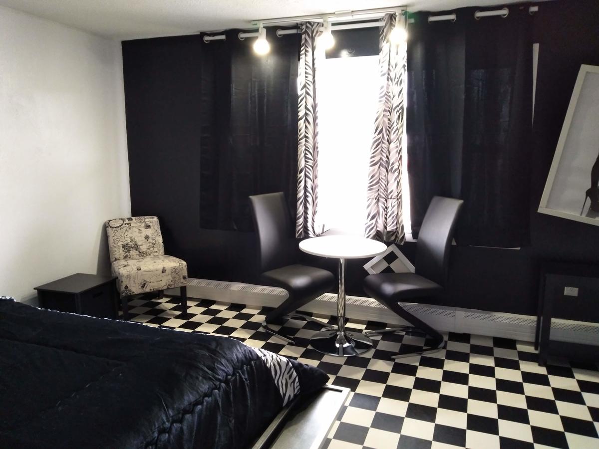 Town Line Inn - thumb 41