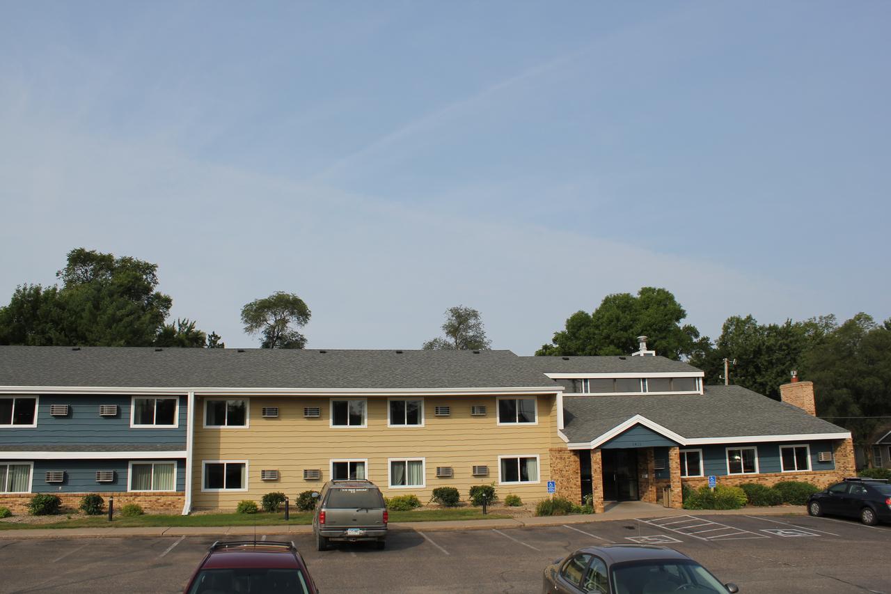 Nichols Inn & Suites - thumb 2