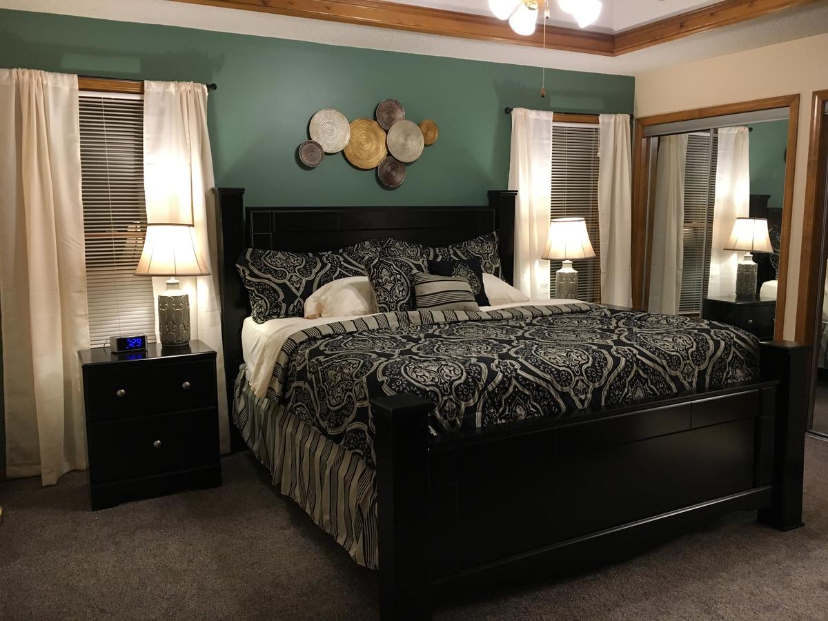 Zona Rosa / Airport - thumb 1