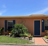 Palm Breeze Cottage - Accommodation Denver