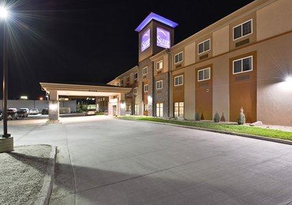 Sleep Inn & Suites Devils Lake - thumb 1
