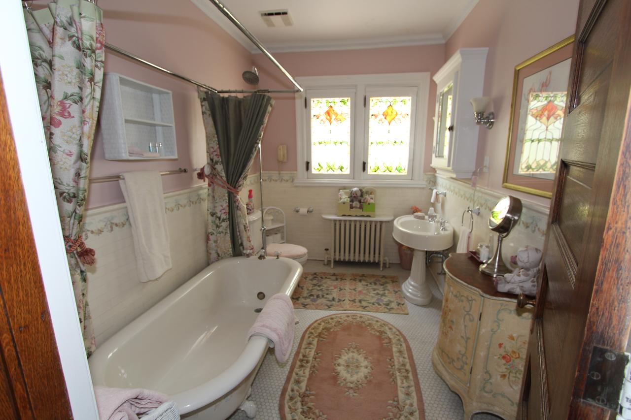 South Broadway Manor - thumb 14