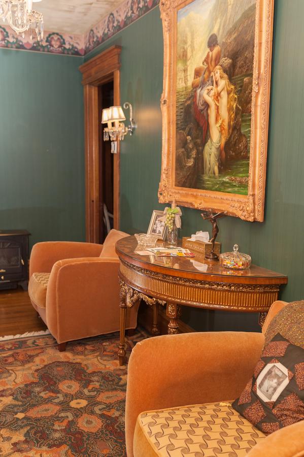 South Broadway Manor - thumb 26