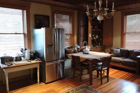 South Broadway Manor - thumb 11