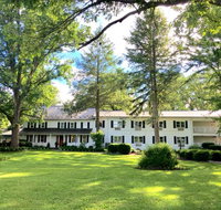 Edgewater Inn & Riverside Grill - Accommodation Denver