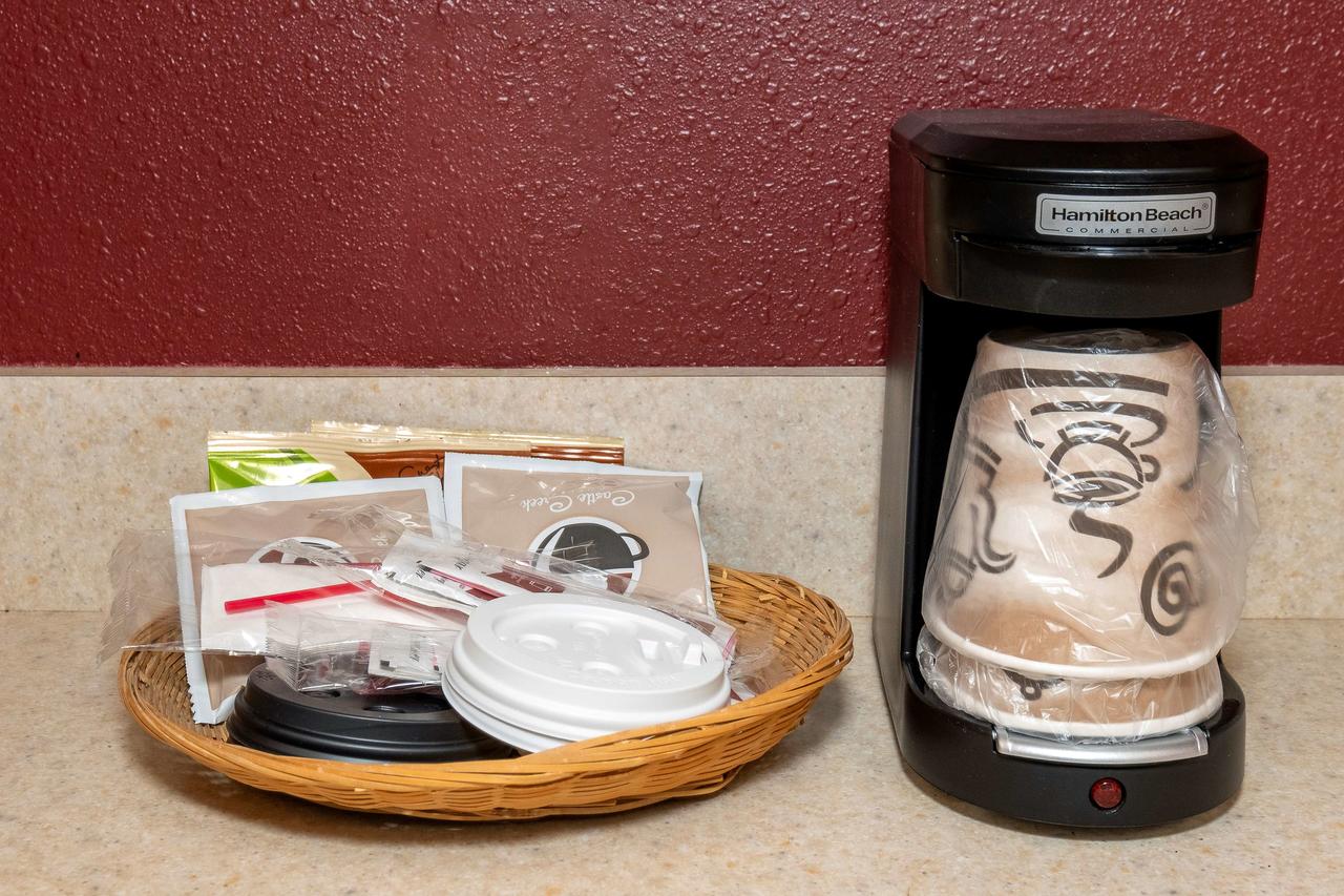 Red Roof Inn & Suites Hazleton - thumb 17