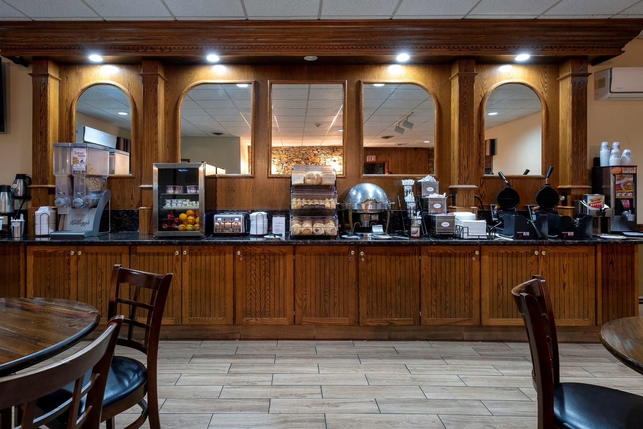 Red Roof Inn & Suites Hazleton - thumb 20